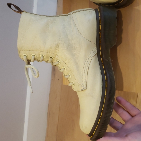 Light yellow Pascal Dr Martens 💛 soft leather boots sz 6 ladies - Picture 4 of 13